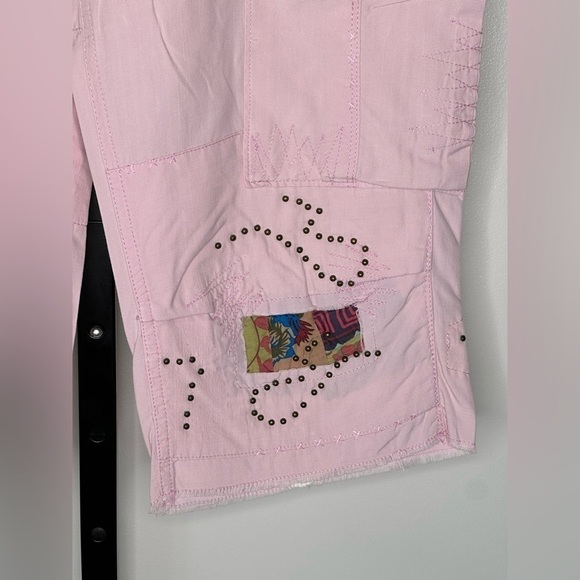 Da-Nang Women's Cargo Capri With Studded Skulls & Patches - Pink - Picture 8 of 9